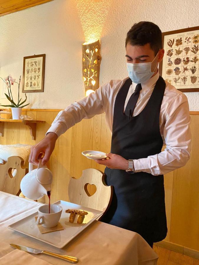 Hotel Ristorante Genzianella Madonna Eksteriør billede