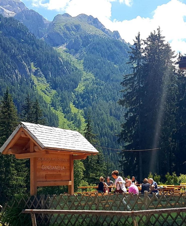 Hotel Ristorante Genzianella Madonna Eksteriør billede